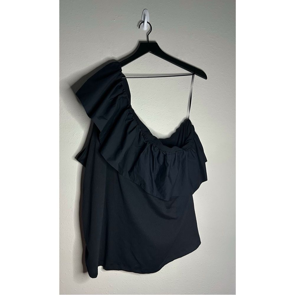 Who What Wear Plus Size Ruffle One Shoulder Top - Picture 3 of 13